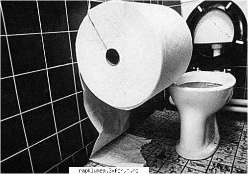 Despre manelisti - Maneaua a fost inventata de un om care era pe wc - Manelisti